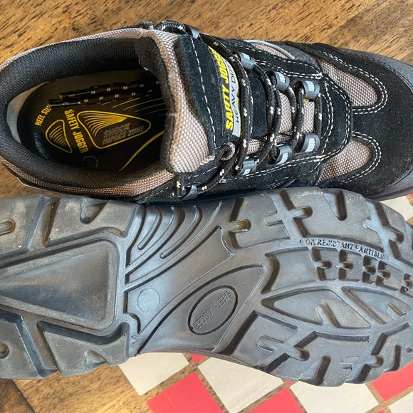 Safety Jogger Work Shoes - Picture 4 of 4